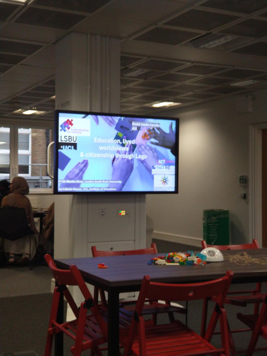 IoECitPGCE's tweet image. Thank you Martha Shaw @lsbu &amp;amp; Alexis Stones @ioelondon for organising brill session on pedagogy of using @lego to discuss interplay with #worldviews #citizenshipeducation great to hear @ACitizenshipT @NATREupdate &amp;amp; others on #deliberative resources for #inclusive #democractic🌍