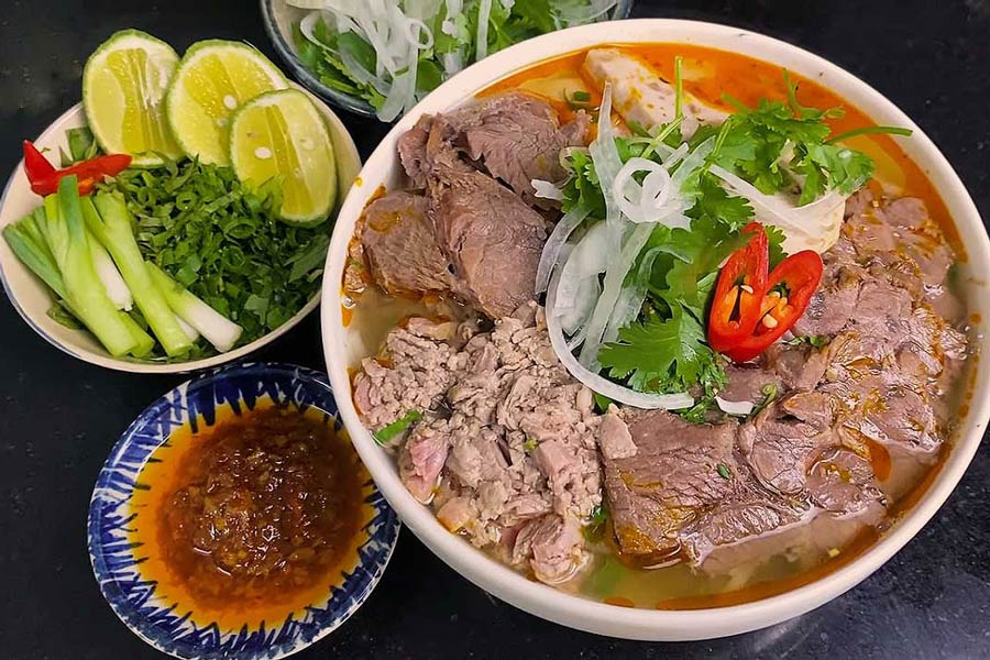 AsiaKingTravel's tweet image. Découvrez les #plats pour le #petitdéjeuner au #Vietnam ! Ne manquez pas de goûter à ces plats pour commencer votre journée avec une expérience culinaire unique
-------------------------------
👉asiakingtravel.fr/blog/plats-pet…