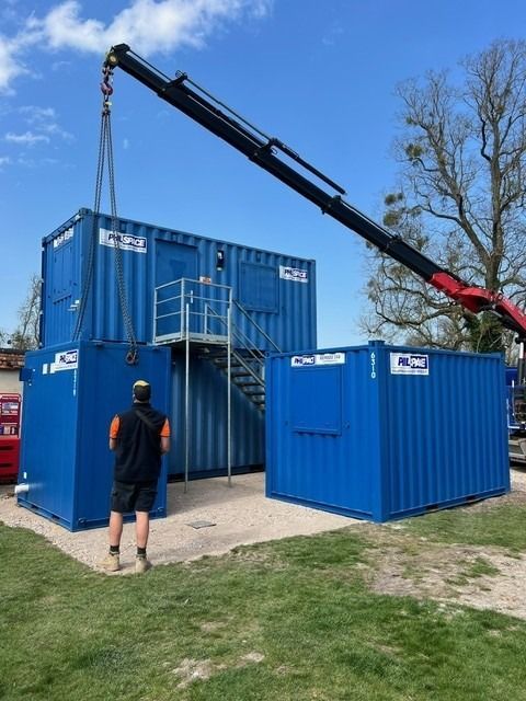 PhilspaceLtd's tweet image. ⬆️ When delivering anti-vandal units to a tight site in Andover, the only way was up! We used vertical stacking to make the most of the limited space. 

Could vertical storage be right for your site? Find out: philspace.co.uk/news/vertical-… 

#VerticalStorage #StorageContainers