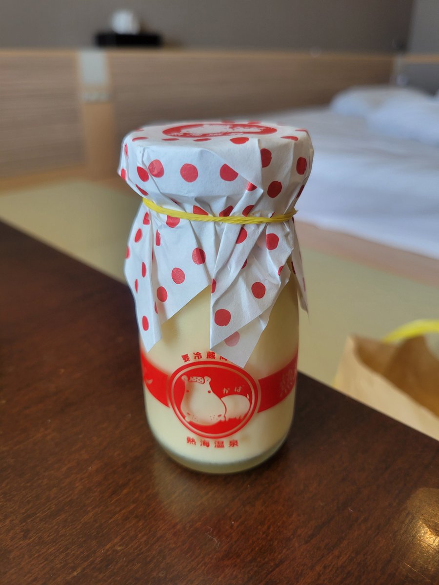 熱海の花火見てきました！！お金で解決ホテルの部屋から鑑賞！！音圧すごかったし、打ち上げ時間も20分間でちょうど良かった！！気になってたグルメも食べられて満足🫶