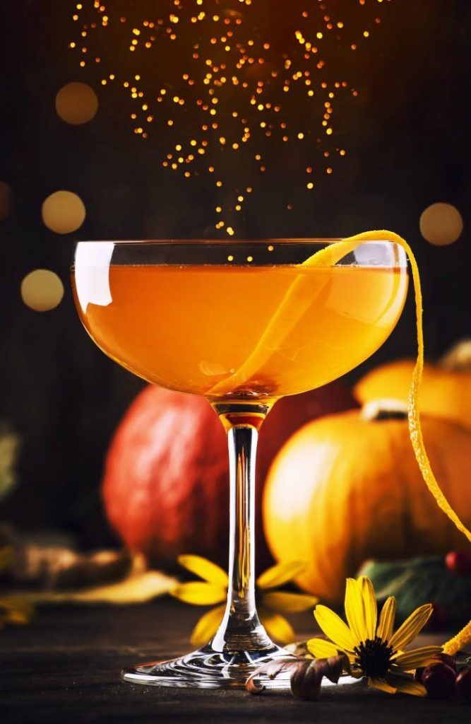 paulabendfeldt's tweet image. From creepy to classy, these Halloween cocktail recipes are frightfully fun &amp;amp; perfect for your next party. 🍸💀
👉 growingupbilingual.com/best-halloween…

#SpookyCocktails #HalloweenDrinks #HalloweenRecipes