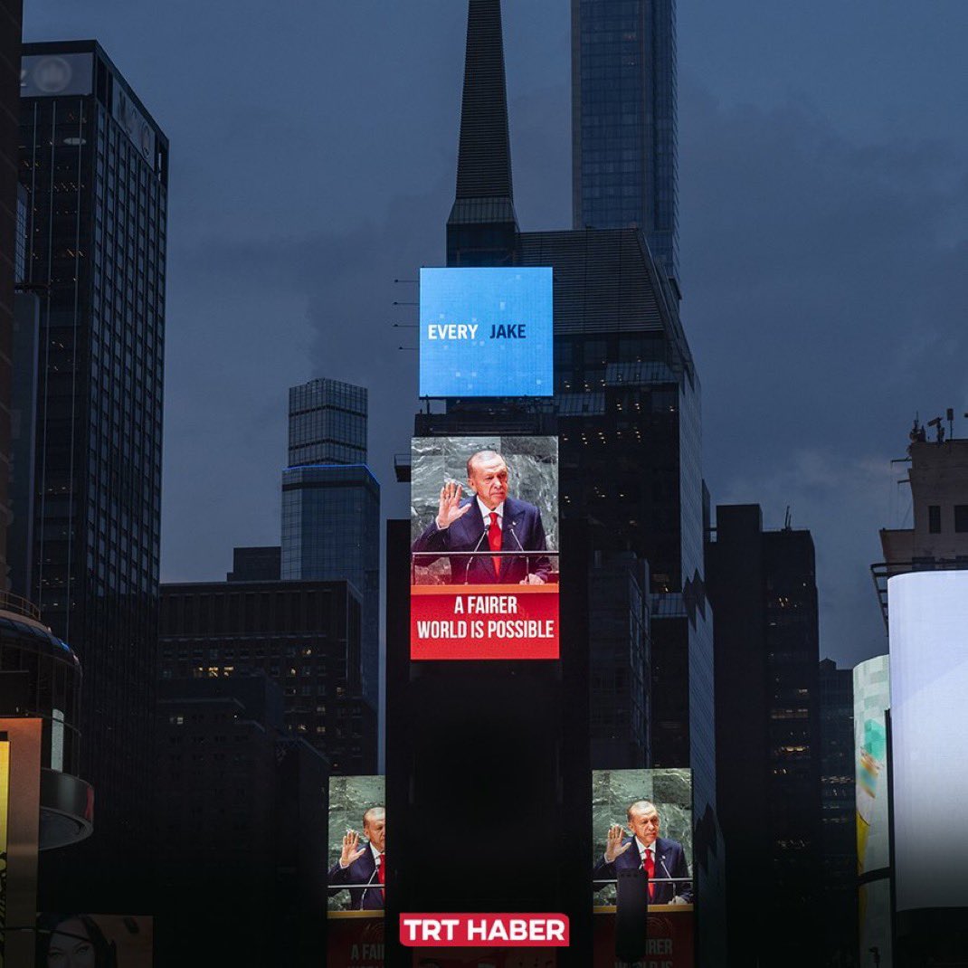 "Daha adil bir dünya mümkün."

Cumhurbaşkanı Erdoğan.

📍Times Meydanı