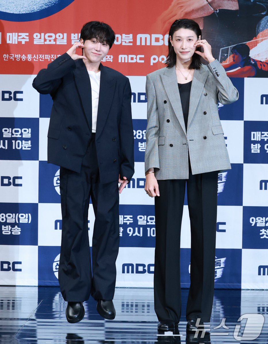 The moment Seungkwan was captured live flying away during the rapture last night. 🙏🙆🏽‍♂️😉