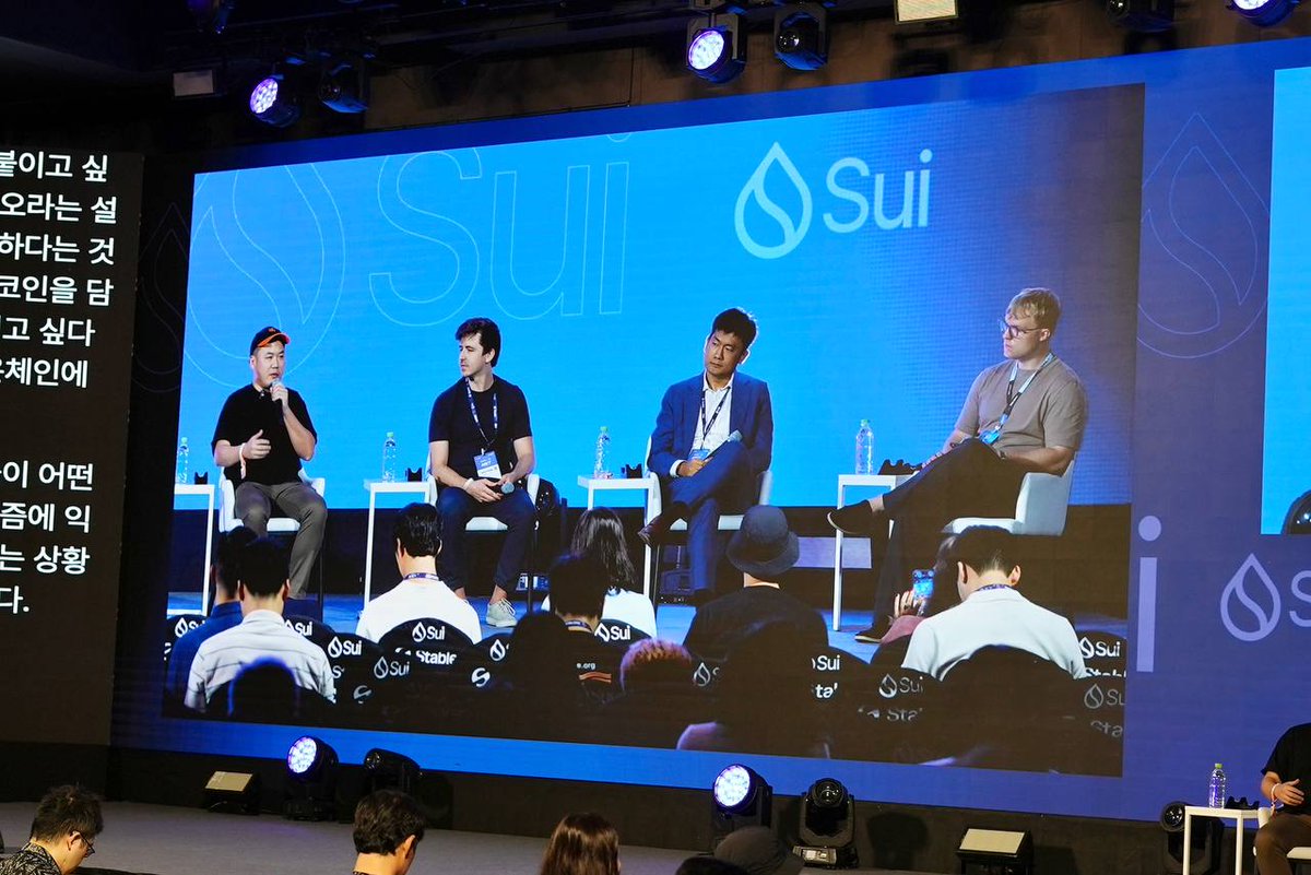 BitlayerLabs's tweet image. 📷Highlight from the #Bitlayer panel at #KBW2025 main stage

This afternoon, our Co-Founder @CharlieHusats had the pleasure of joining the panel The State of BTCFi. The discussion covered Bitcoin DeFi, including yield opportunities, trust, custody, and cross-chain liquidity.

We…