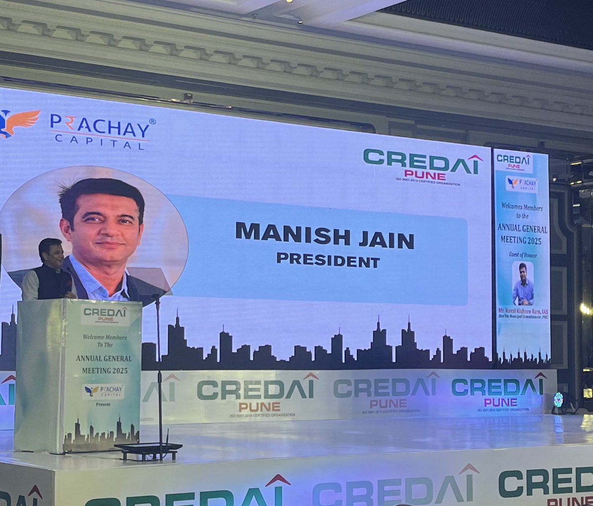 #CREDAIPune President, Mr Manish Jain began the AGM by addressing the vast potential within Pune's real estate market. 

His opening remarks emphasized his commitment to strengthening CREDAI Pune and simplifying development regulations to benefit the entire industry.