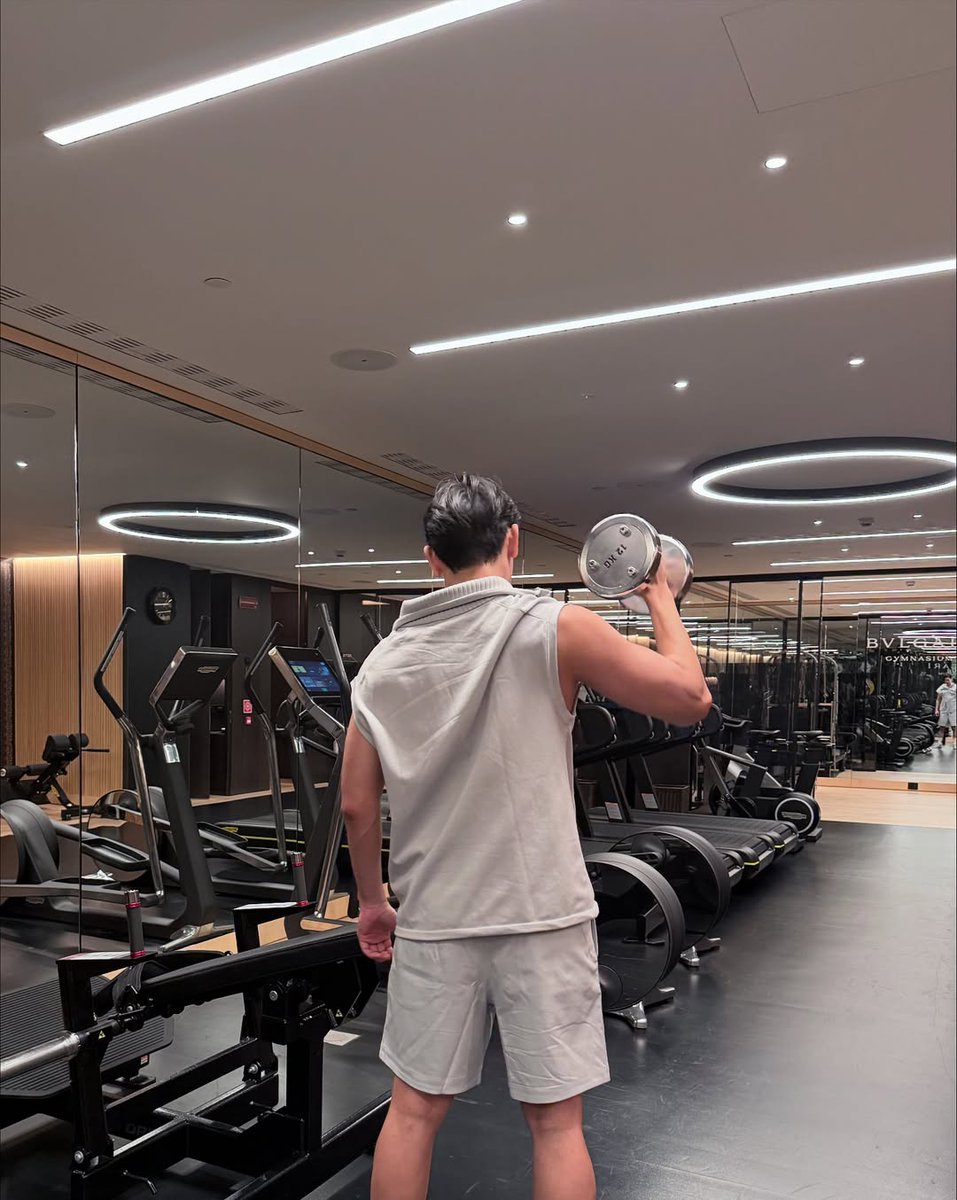 RungMewLions's tweet photo. หล่อสุขภาพดี 

//แฟนใครคะเนี่ย(แฟนพี่ตุลย์)😝

@MSuppasit 
#MewSuppasit https://t.co/Tw6WTMdxYV