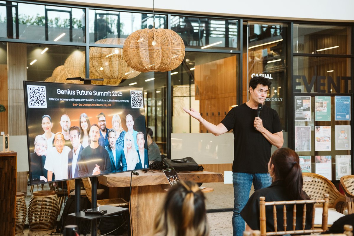 geniusacademyai's tweet image. Highlights from B Work — @RogerHamilton delivered The Genius Code, proving that income &amp;amp; impact go hand in hand.
Huge thanks to B Work and everyone who joined us in Bali—you made it extraordinary. 

#BWork #Entrepreneurship8