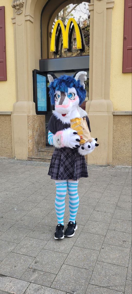 100% agree but don't forget to grab some nuggies for your friends :3c