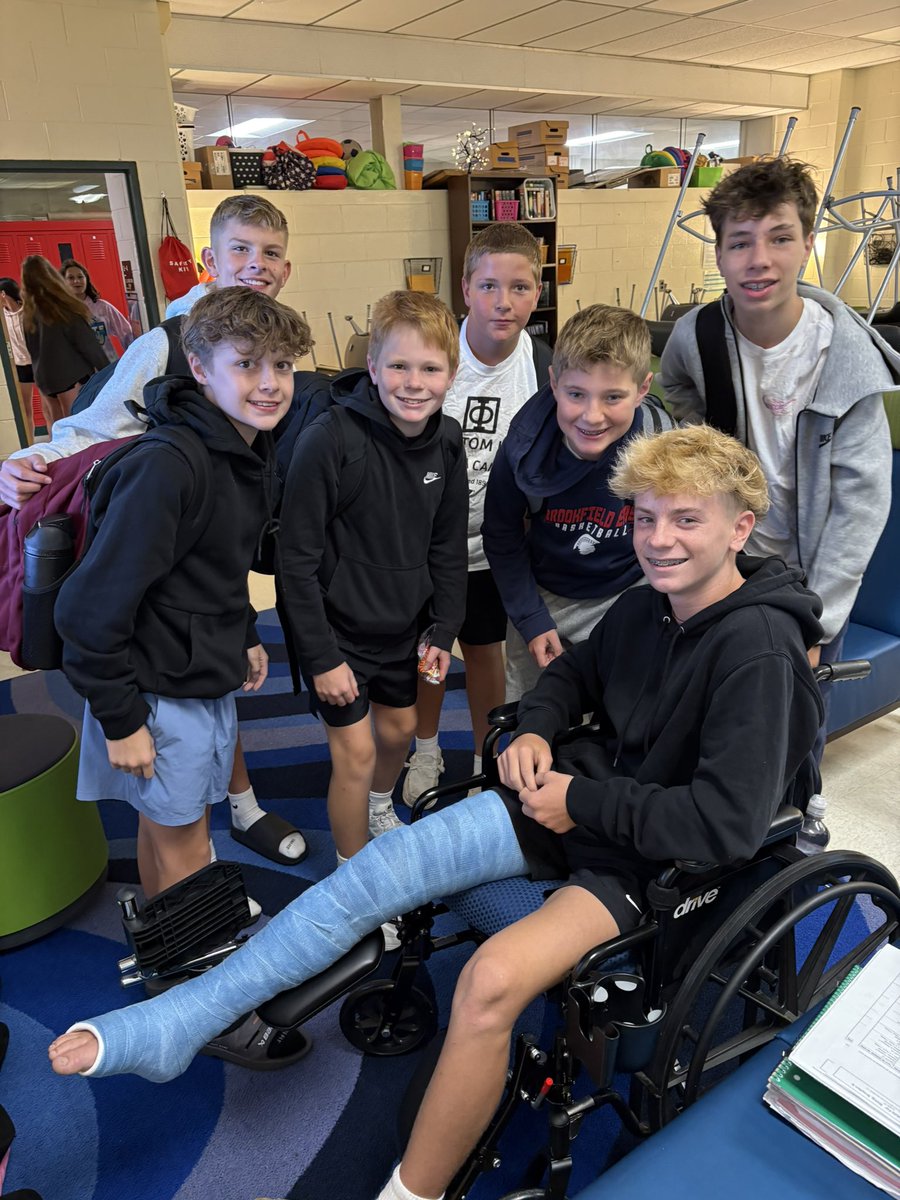 7RubyPPMS's tweet photo. Community gathering around one of our own!! We missed our 7 Ruby friend!!😍@PPMS_SDE https://t.co/mjLWAoSqUn