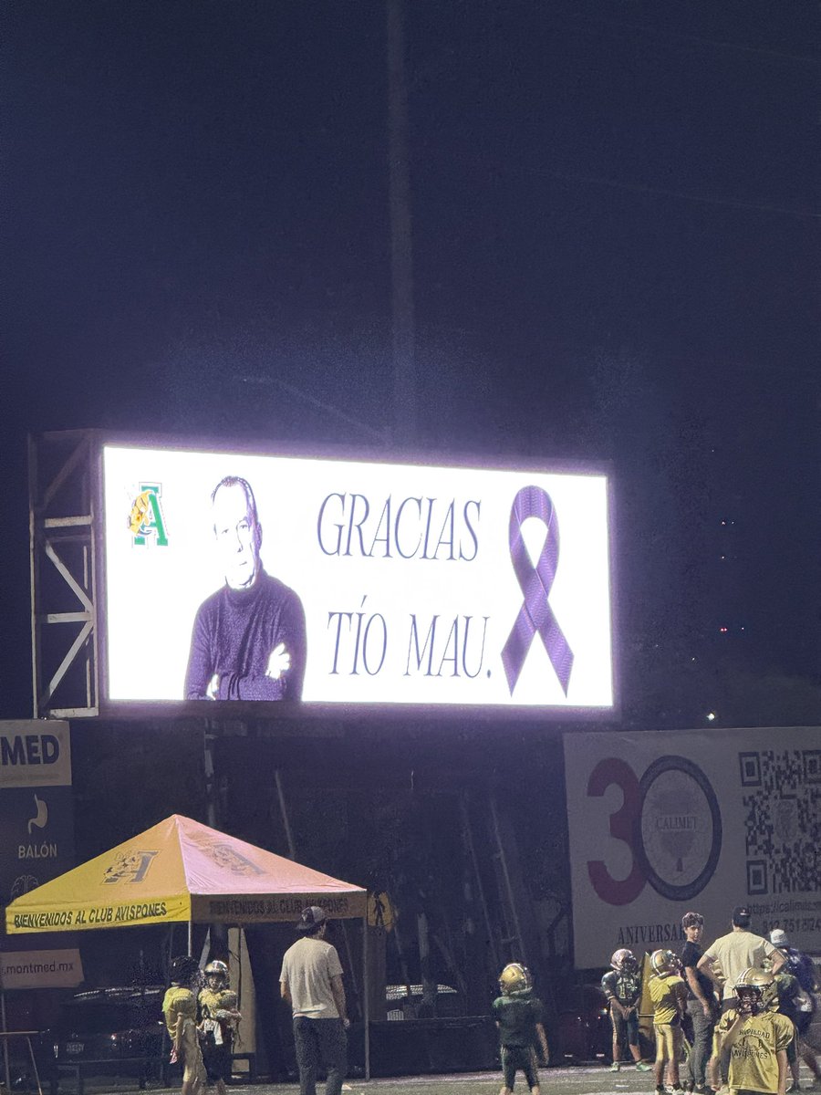 gerardopf's tweet photo. Homenaje al Tío Mau en Avispones @nmas @nmasforo #nmasforo https://t.co/17xGGdrCLX