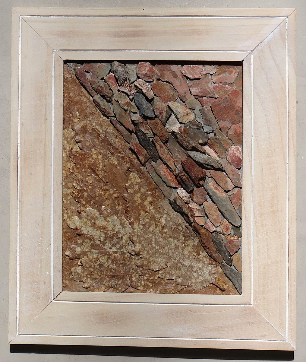elementsdeco's tweet image. Nature in its purest form, abstract art collage, rocks and dried oak leaves, natural mineral and plant materials #LandArt #abstractArt #art #stones #leaves #Nature 

 authenticbyclaire.etsy.com/listing/186712…