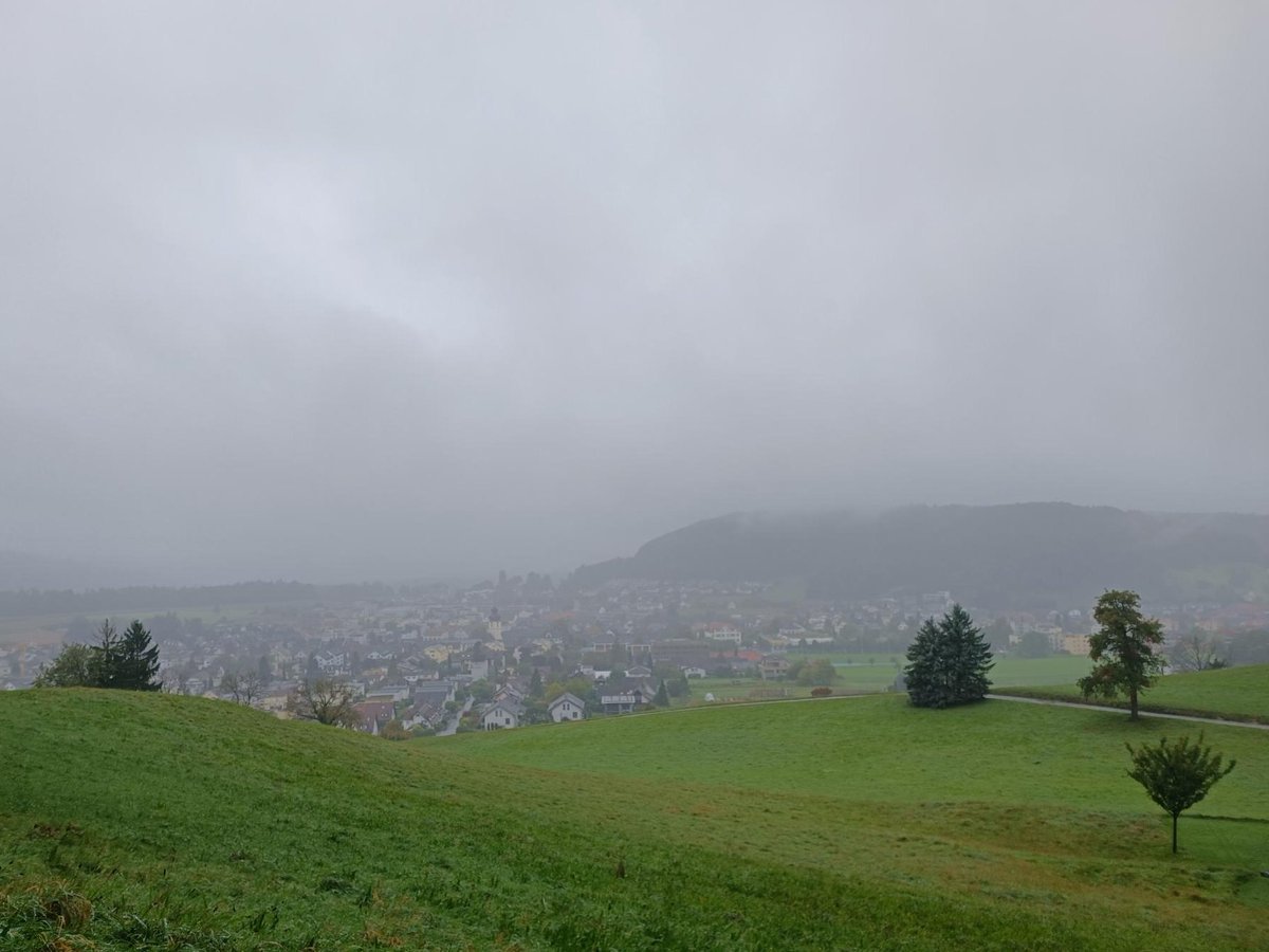 meteoschweiz's tweet image. Die dritte Jahreszeit wird mit einem #Höhentief eingeläutet und beschert einen trüben Start in den #Herbst. Was es mit diesem Höhentief auf sich hat, erfahren Sie im heutigen Meteoblog: meteoschweiz.admin.ch/ueber-uns/mete…
Bild: Wettermeldung MeteoSchweiz App