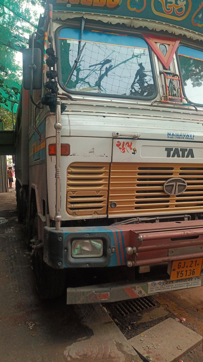 rokhathok's tweet photo. @MTPHereToHelp अजूनही गाडी हटविण्यात आली नाही, गाडी लवकरात लवकर हटविण्यात यावी. https://t.co/rTLgNbFl6f