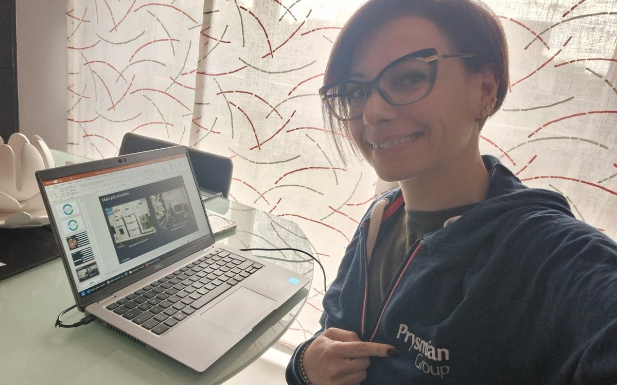 smilingPamPam's tweet image. Quando mi porto il lavoro a casa... e pure l&apos;abbigliamento!😅
#WorkAtHome #Smartworking