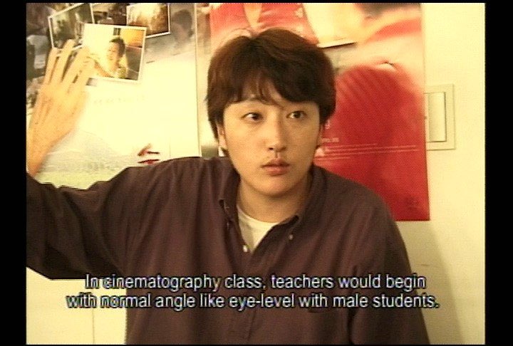 그야 감독님은 180의 이화인이라는 설정과다의 여자..