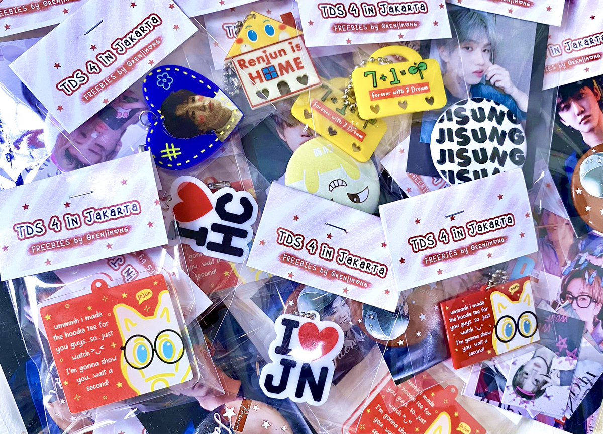 — rt &amp; like are appreciated 

˚⋆ ♡ﾐ Freebies TDS 4 in Jakartaﾐ♡ ˚⋆
by <a href="/orenjimong/">🍊</a>

📍 JIS — day 2 (28/09)

⭑ random (popsocket, keychain, kc holder, pin, dll)
⭑ limited qty
⭑ tag me if you get the freebies 🥰

c u soon at venue 😍#THEDREAMSHOW4_IN_JAKARTA