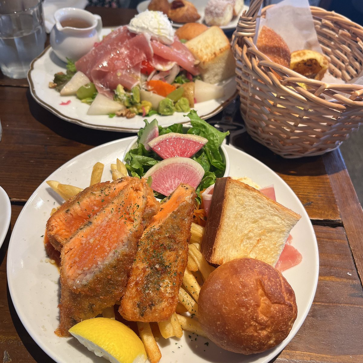 花の日🌸でした

この日だけでも
心穏やかに過ごしたいと
想いながら

この5年、、、

心穏やかな日は1日もなかったことに
気付く

心底
つかれてしまいました

裁判は闘いだけれども

心穏やかに過ごせる方法を模索しています