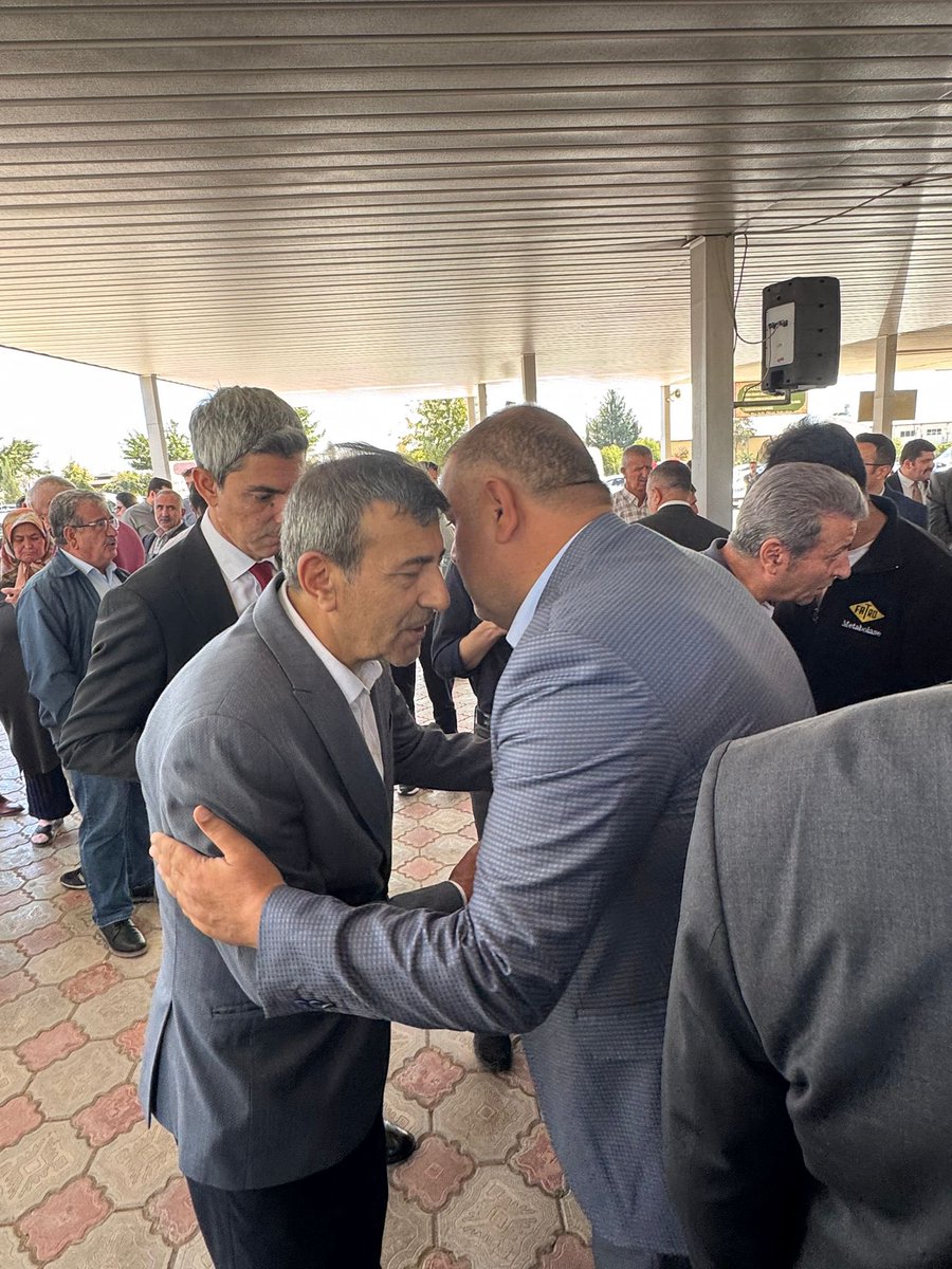 #Malatya İl Sağlık Müdürümüz Cezmi Karaca’nın annesi Döne Karaca’yı kılınan cenaze namazının ardından darı bekaya yolcu ettik.

Merhumeye Allah’tan rahmet; ailesi ve yakınlarına başsağlığı ve sabırlar diliyorum.

Mekânı cennet olsun.

#Çarşamba