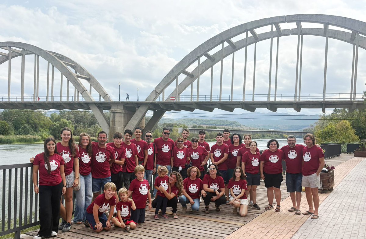 La Colla de Diables Sheron de #MóradEbre emprén el viatge cap a #Bastia per participar a l’Aplec Internacional de Cultura Popular  tuit.cat/2rWaZ
