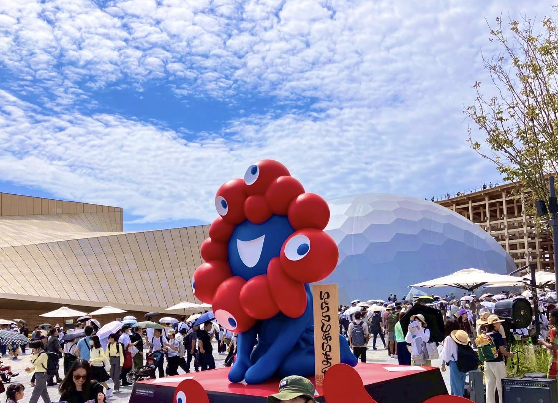 link_tsuyu's tweet image. 本日は休暇をいただき、大阪万博へ行ってきました！
めちゃくちゃ混んでいましたが、大屋根リングに登れたので、満足です◎