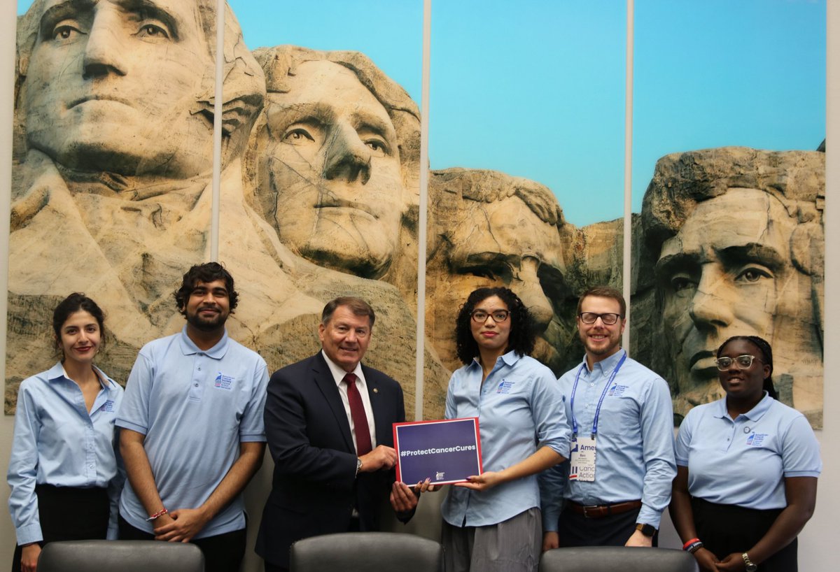 This week, I visited with reps from the American Cancer Society. We had an important conversation on how we can support funding and research for cancer patients. This issue is personal for me and I appreciate this group’s commitment to fighting for cancer patients and cancer