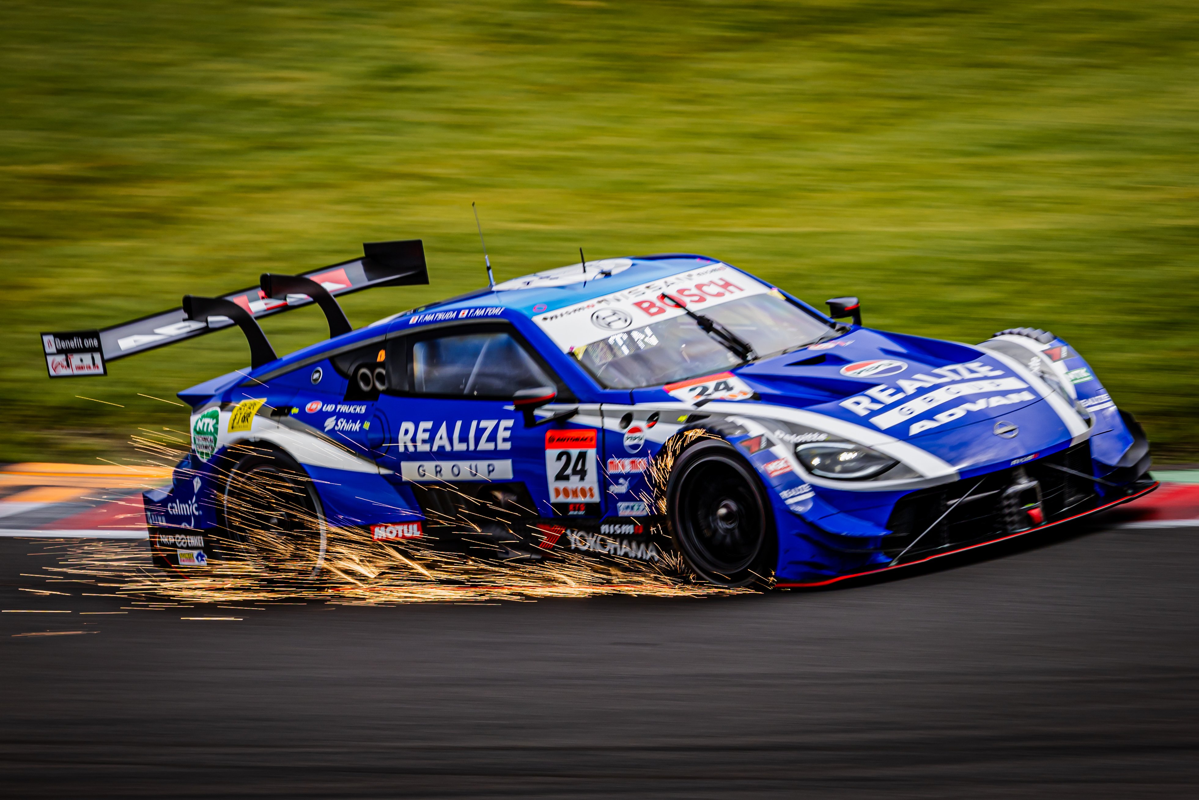 チーム特注 REALIZE Corporation ADVAN Z 2024 リアライズコーポレーション ADVAN Z | autosport web