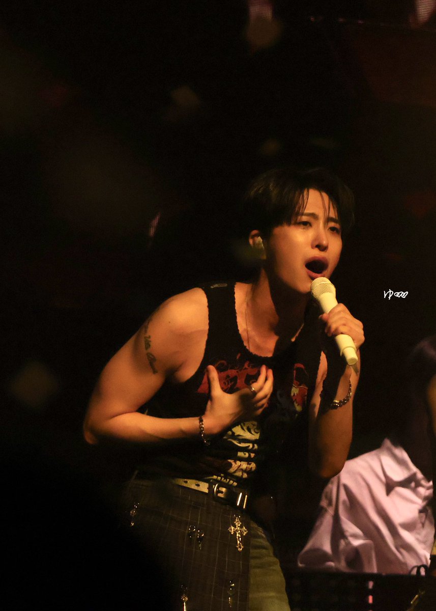 250921 [Fermata] IN SEOUL Day2
새로 발견한 팔뚝 사진💪❤️‍🔥
#영재 #YOUNGJAE #ヨンジェ
#YoungjaeAsiaTour #Fermata
#Fermata_InSeoul_D2
<a href="/ChoiArs_YJ/">YOUNGJAE</a>