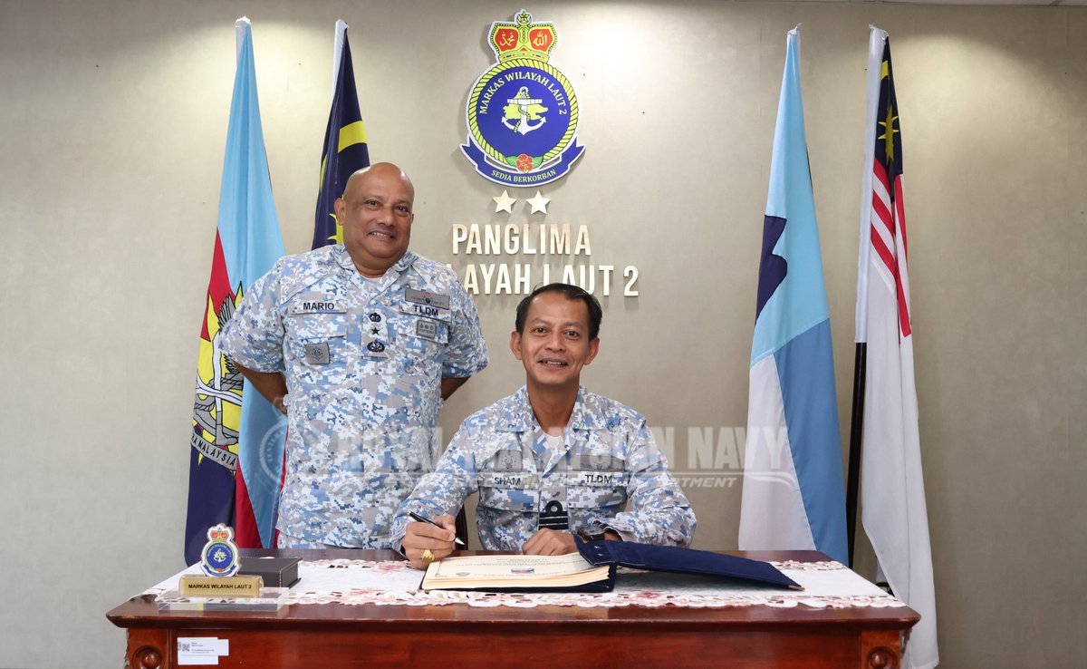 NavySDK's tweet image. 𝐊𝐮𝐧𝐣𝐮𝐧𝐠𝐚𝐧 𝐇𝐨𝐫𝐦𝐚𝐭
24 Sept - Timbalan Panglima Wilayah Laut 2 telah menerima Kunjungan Hormat daripada Pegawai Memerintah KD SUNDANG, Kdr Nor Hisham bin Rahmad TLDM bertempat di pejabat beliau pagi tadi.
#NavyUpdate