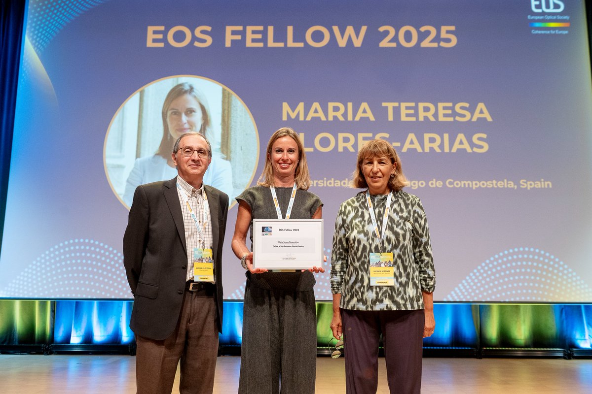 EOS_AM's tweet image. At #EOSAM2025, we proudly celebrated three exceptional individuals during the EOS Fellow Ceremony.
We are delighted to welcome María Teresa Flores-Arias, Stefan Sinzinger, and Luca De Stefano as new EOS Fellows, honoring their outstanding contributions to optics and photonics. 🌟