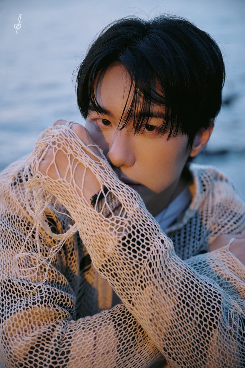 KANGSEUNGSIK 【괜찮은 오차】
1st Digital Single

Concept Photo #2

RELEASE • 2025.10.01 (WED) 6PM (KST)

#KANGSEUNGSIK #강승식 #괜찮은오차 
#강승식_괜찮은오차 #MUMW