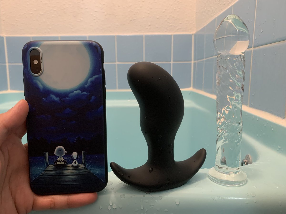 新しい玩具届いた！
携帯と比べたら大きめ？なのかな？

(携帯はiPhoneXs)