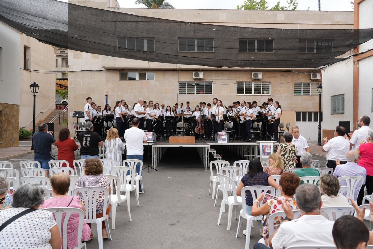 💥🎼 La banda de música La Lira de Vilafamés va participar el passat cap de setmana en el XXII Campanya de Concerts d'Intercanvis Musicals

📍L'entitat musical convidada va ser l'Agrupació Musical l'Alcalatén de l'Alcora

📸 Totes les fotografies: vilafamesfotos.quickconnect.to/mo/sharing/mQY…