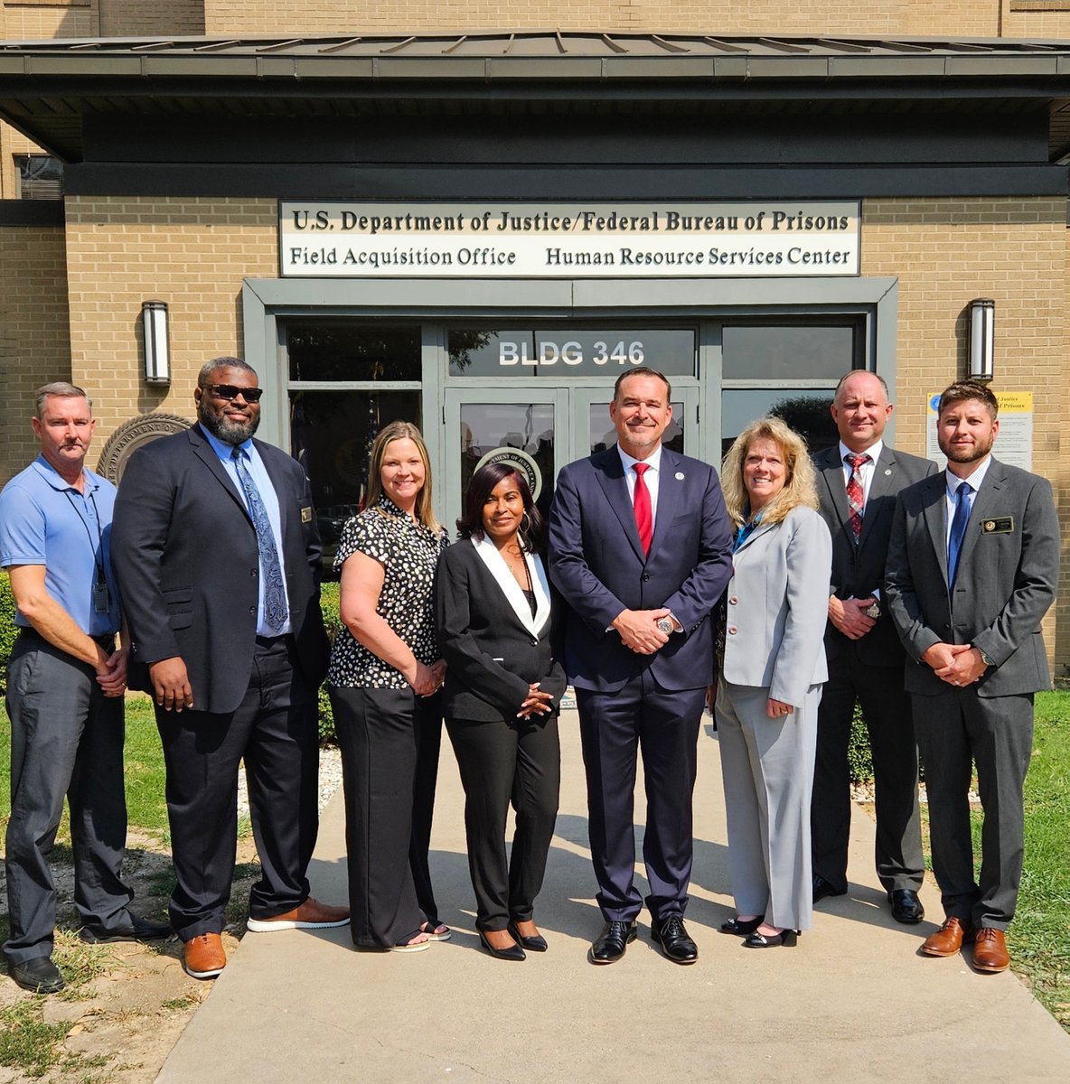 From tough questions to circulating rumors, staff voices are being heard! <a href="/BOPDepDirector/">Joshua J. Smith, BOP Deputy Director</a> Smith on the ground at Grand Prairie Complex, met with the workforce in the Human Resources Services Center, the Field Acquisition Office, Designation, Sentence Computation Center and the