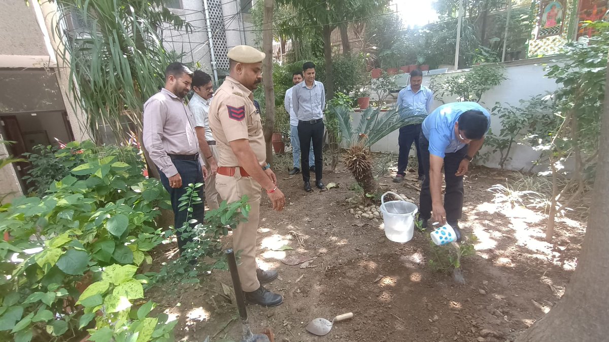 स्वच्छता ही सेवा, 2025 के उपलक्ष्य में आज दिनांक 24.09.2025 को
👉 <a href="/CgstJaipur/">CGST Jaipur</a> एवं अपील्स, जयपुर आयुक्तालयों द्वारा 'स्वच्छता संवाद' एवं,
👉 <a href="/UdaipurGst/">GST Udaipur Commr</a> आयुक्तालय द्वारा 'एक पेड़ माँ के नाम' कार्यक्रम आयोजित किए गए। स्वच्छता के प्रति यह समर्पण प्रेरणादायक है!#SHS2025 #Swachhotsav