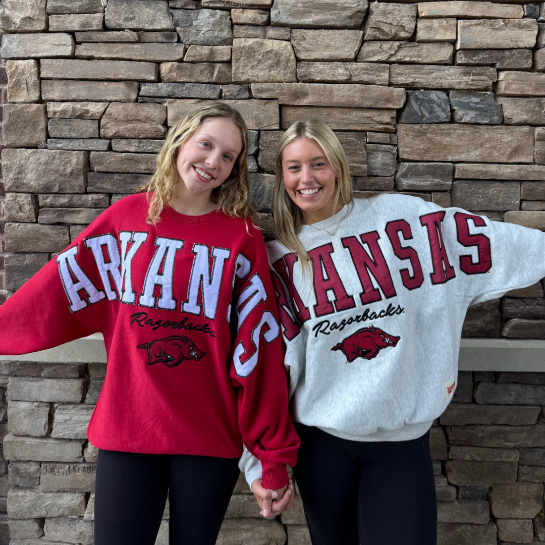 It's finally fall which means it's time to stock up on cozy sweatshirts! 🍂
alumnihall.com/pressbox/arkan…