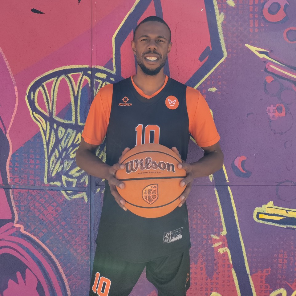 prohooperinc's tweet image. Our final player spotlight is Leland Moton a 6&apos;3&quot; wing who is returning to the US to grow his nonprofit, helping underserved kids through sport while garnering interest from clubs in the @TBLproleague Stay tuned for more on our charitable aims with Leland in the future!
