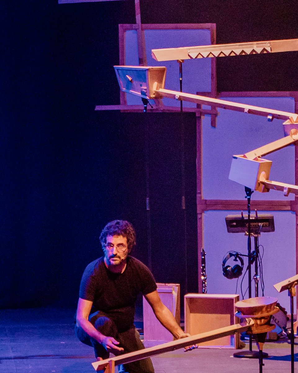 💐 “𝐍𝐨𝐦𝐞́𝐬 𝐥𝐞𝐬 𝐟𝐥𝐨𝐫𝐬”: Un cant a les persones que cuiden persones i a les persones que cuiden la terra, amb música i teatre!
📌 De De_Paper
📆 A partir del 2 d’octubre
🕔 Dj i dv: 20h; Ds i dg: 19h
🔗 Entrades a bit.ly/4niN4nd
#teatreenvalencià