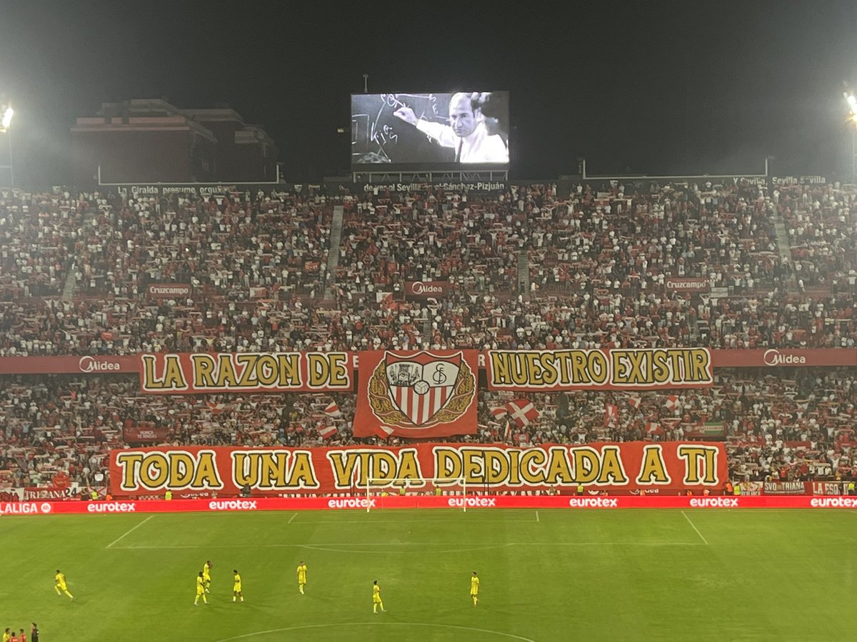 Honor y minuto de silencio para nuestro socio y leyenda del <a href="/SevillaFC/">Sevilla Fútbol Club</a> Manolo Cardo. Uno de los nuestros y 1 banquillo de oro. 
Nuestro homenaje para él y toda su familia.