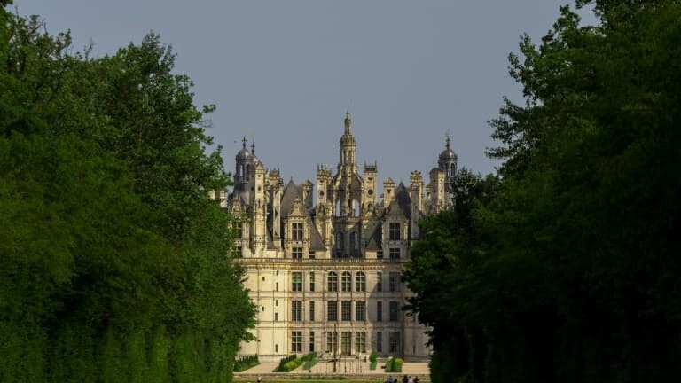 BFMTV's tweet photo. "Il y a urgence": le château de Chambord lance un appel aux dons pour sauver son aile François Ier fragilisée
https://t.co/ABT5uMSrUx https://t.co/DcyvpmXLUG