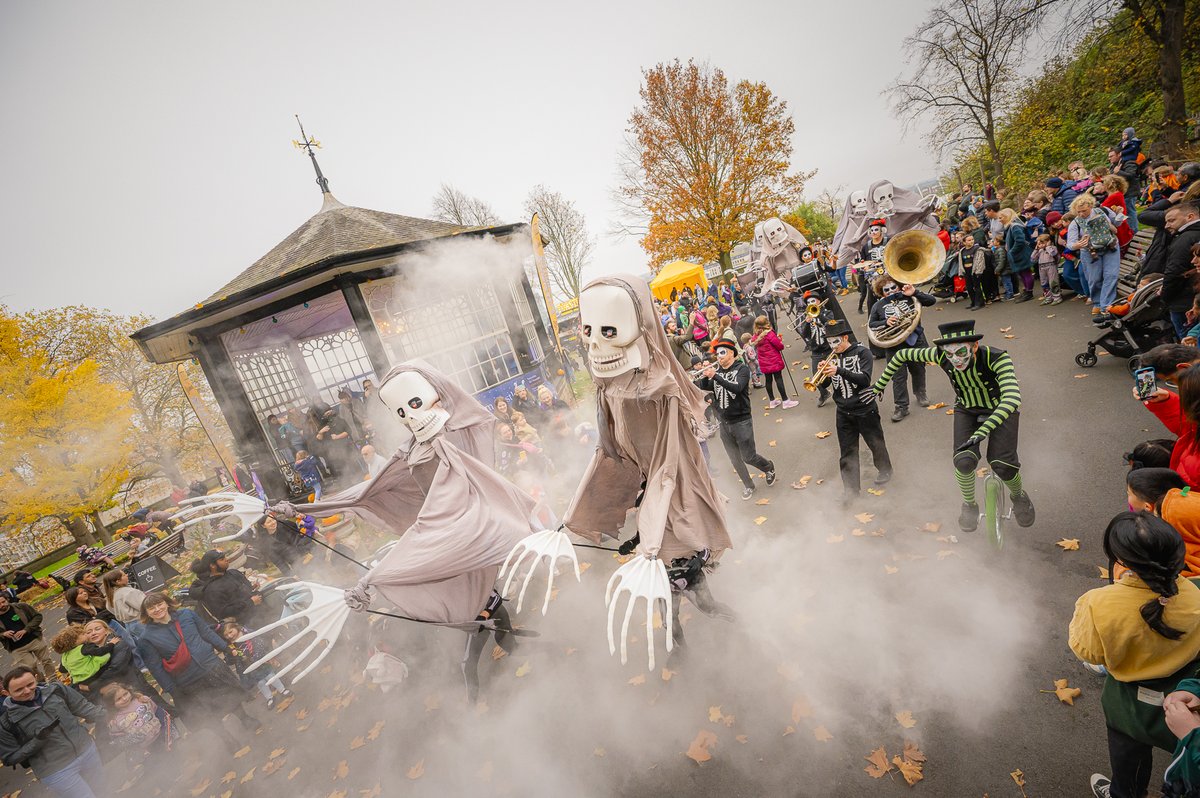 🎃👻 Monster fun is here! Tickets are LIVE for:

🏰 Monster Mash <a href="/NottsCastle/">NottinghamCastle</a>  – spooky fun for the whole family!
🚌 Monster Bus: Spooky Safari – a fang-tastic family adventure on wheels!

Grab your tickets before they vanish… if you dare! 🕸️💀

itsinnottingham.com/news/nottingha…