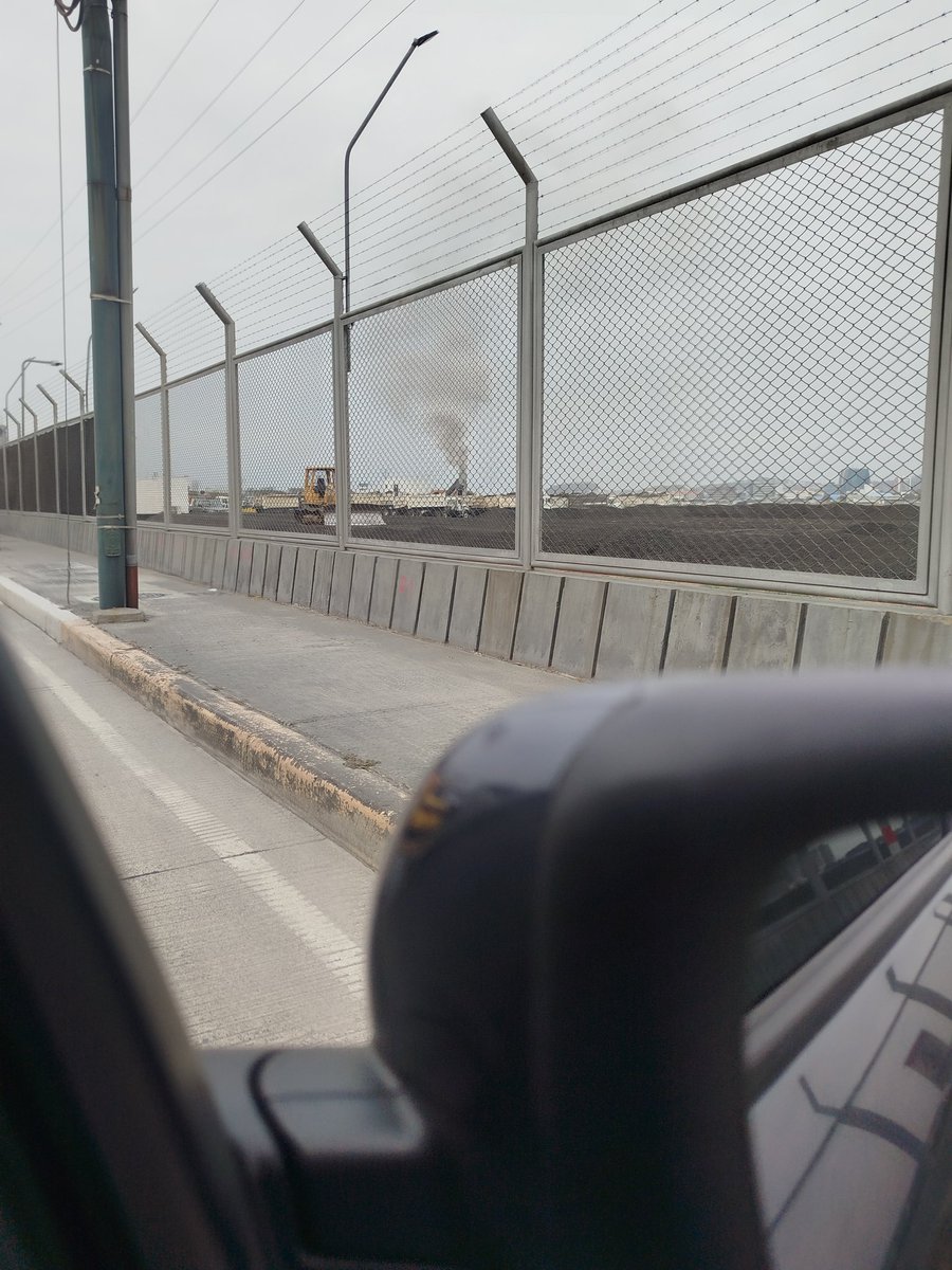 AniMiniBurgos's tweet photo. @EcuadorMAE @alcaldiagye  y la contaminación? https://t.co/P0MNXukLX0