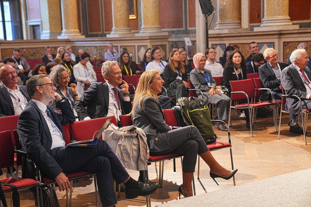 At #ELI2025: Keynote on Green Finance &amp; Investment 🌱⚖️Speakers: G Vos (ELI VP; Master of the Rolls, Eng &amp; Wales), N Harding Bergman (Legal Officer, UNCITRAL), M Pirovska (Dir of Policy, UNPRI), M Strauss (General Counsel, EBRD) &amp; S Svircev (World Bank).