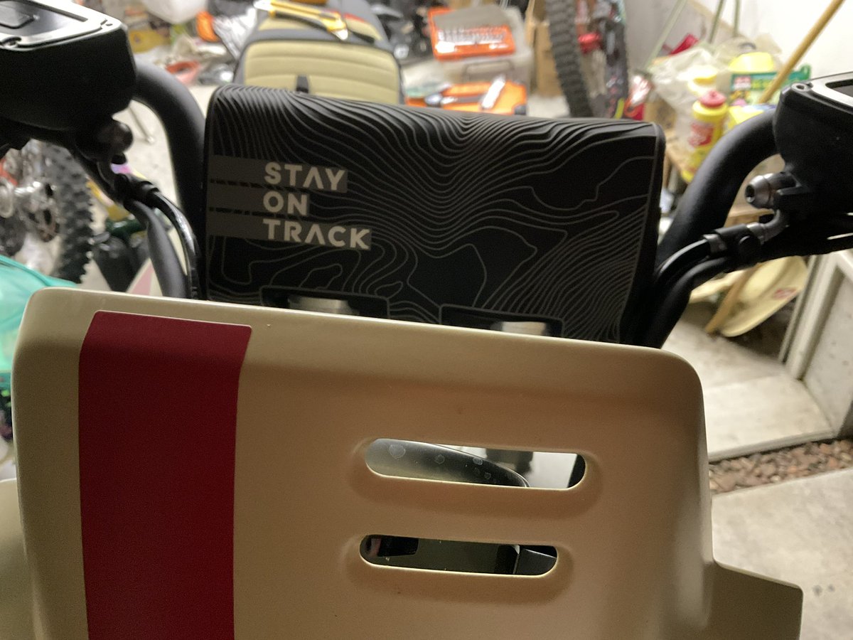 KTM819O4's tweet image. #R12GS #XGRIP #ToolBox #StayOnTrack 
ナビとかパニアケースとか付けないよ！