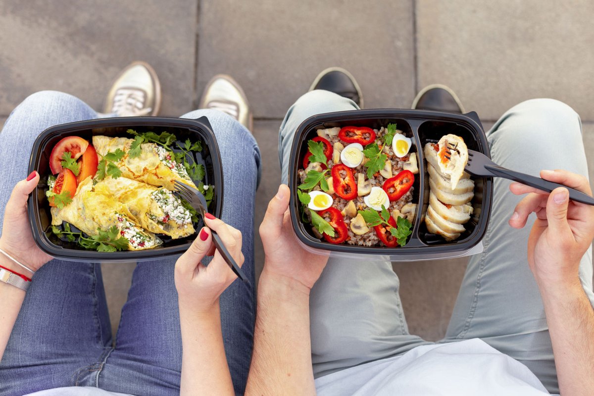 CafeCLtd's tweet image. We'll help you find the right #packagingsolution for your hot #takeaway #food – we're #experts in this field. Try our black food boxes for starters!
