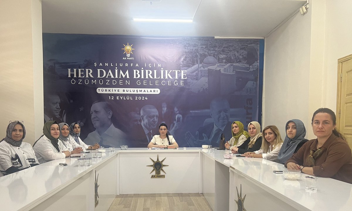 Mimar Makbule ORUÇ (@makbulee_oruc) on Twitter photo Yürütme Kurulu toplantımızı gerçekleştirdik. Kadın kolları olarak hedeflerimizi, yol haritamızı ve önümüzdeki sürecin çalışmalarını istişare ettik. Daha güçlü bir Karaköprü için durmadan, yorulmadan devam! ✨
#AKKadın #Karaköprü #CanlaBaşlaİlkGünküHeyecanla
<a href="/RTErdogan/">Recep Tayyip Erdoğan</a> Yürütme Kurulu toplantımızı gerçekleştirdik. Kadın kolları olarak hedeflerimizi, yol haritamızı ve önümüzdeki sürecin çalışmalarını istişare ettik. Daha güçlü bir Karaköprü için durmadan, yorulmadan devam! ✨
#AKKadın #Karaköprü #CanlaBaşlaİlkGünküHeyecanla
<a href="/RTErdogan/">Recep Tayyip Erdoğan</a>