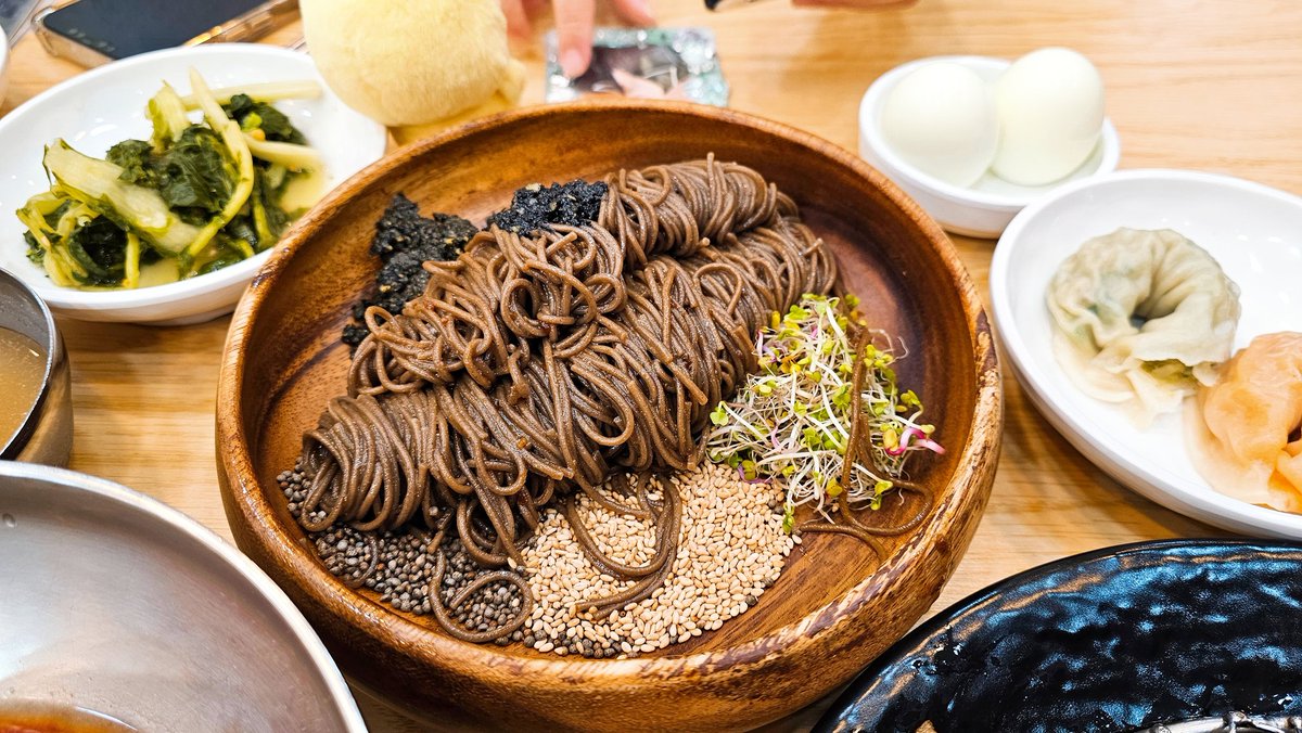 맛있더라 진짜 비냉도 시켰는데 기냉>>>>>>>>>>>>비냉이었음