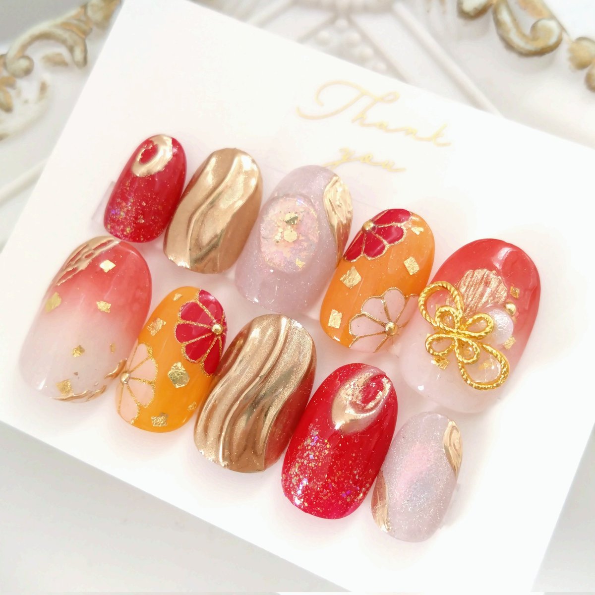 075 】ネイルチップ 成人式ネイル 振袖ネイル 赤 ゴールド 袴 前撮り