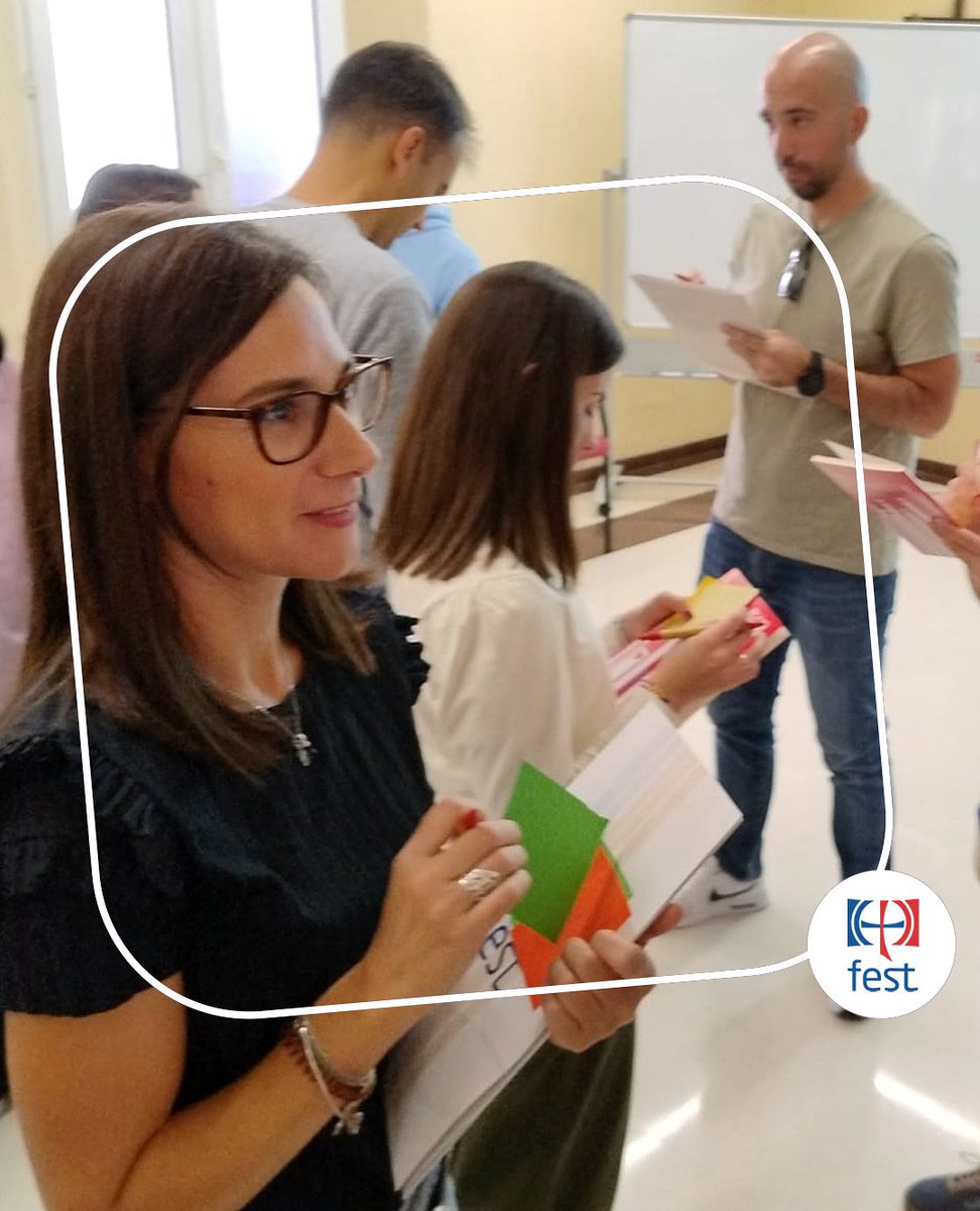 Aún no conoces a la persona que tienes en frente, aunque tenéis muchas cosas en común. Te acercas, te interesas, das un primer paso. Así es el inicio de curso, así es el encuentro de las nuevas contrataciones que acaban de llegar a la familia de FEST.