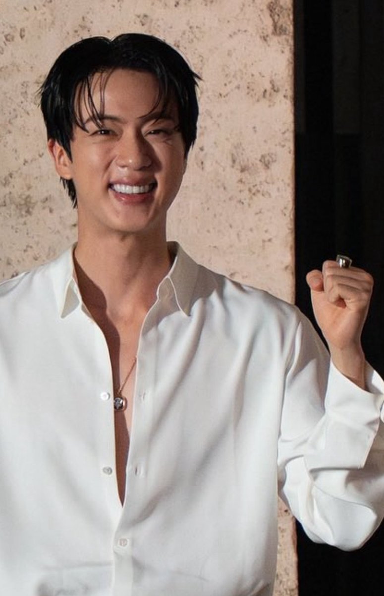 idk who needs to hear this today but jin said “fighting!!!”