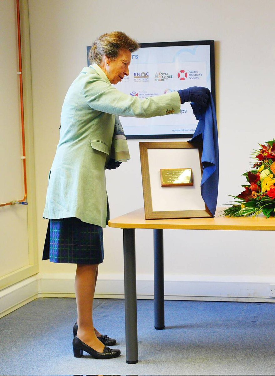 Princess Anne, today, unveiling a plaque during a visit to celebrate The Naval Children's Charity's 200th Anniversary ✨

📸 Ben Birchall